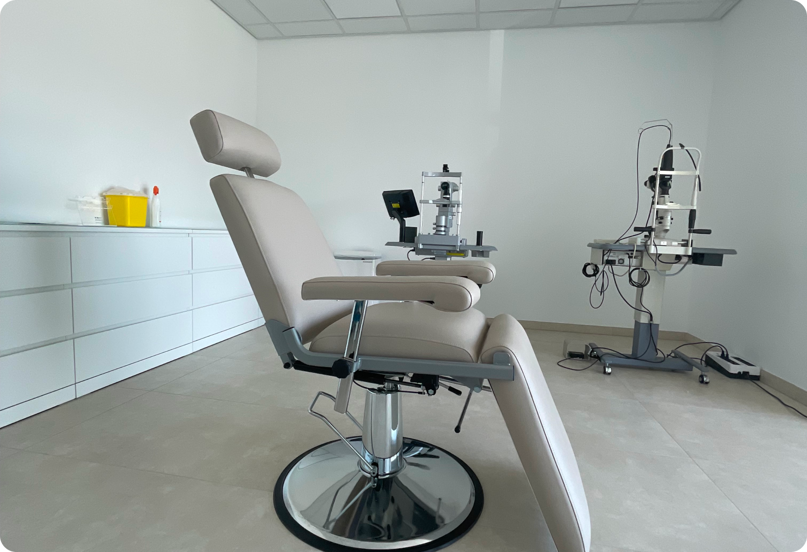 fauteil injection Accueil Dr Rémignon | Ophtalmologue Angresse