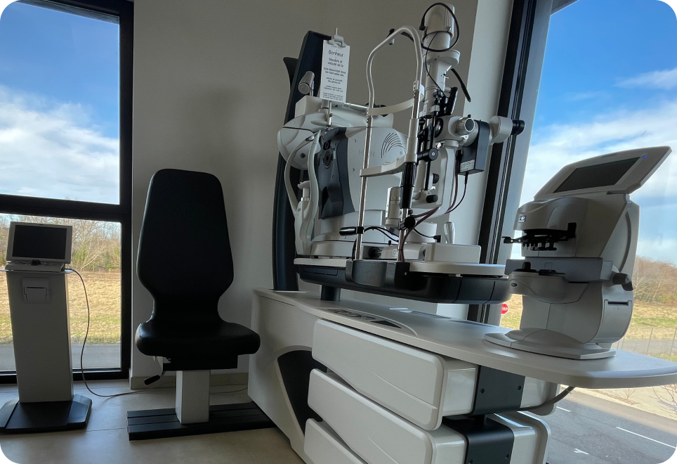 table nidek ophtalmologue angresse Nos technologies Dr Rémignon, Ophtalmologue à Angresse